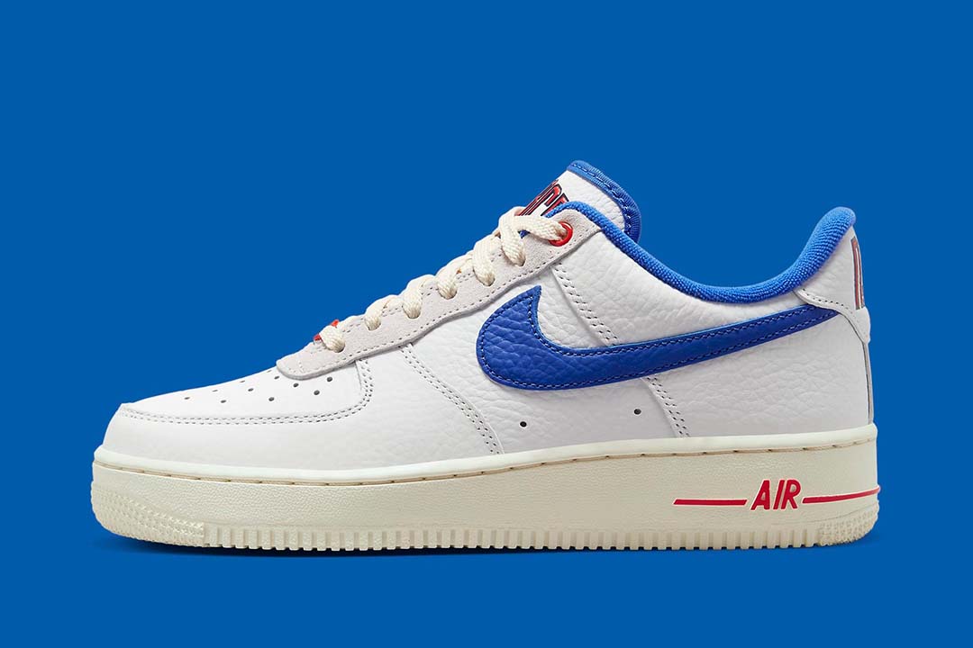 Nike-Air-Force-1-07-LX-Low-Command-Force-University-Blue-Summit-White-W-2.jpg