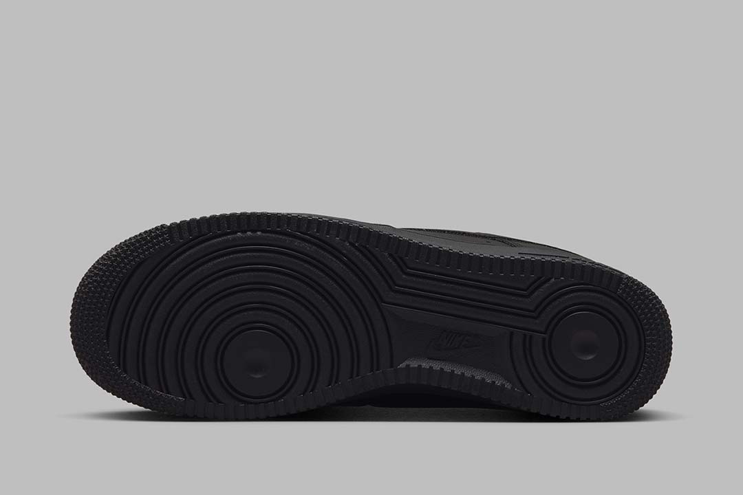 Nike-Air-Force-1-Low-07-Fresh-Black-Anthracite-5.jpg