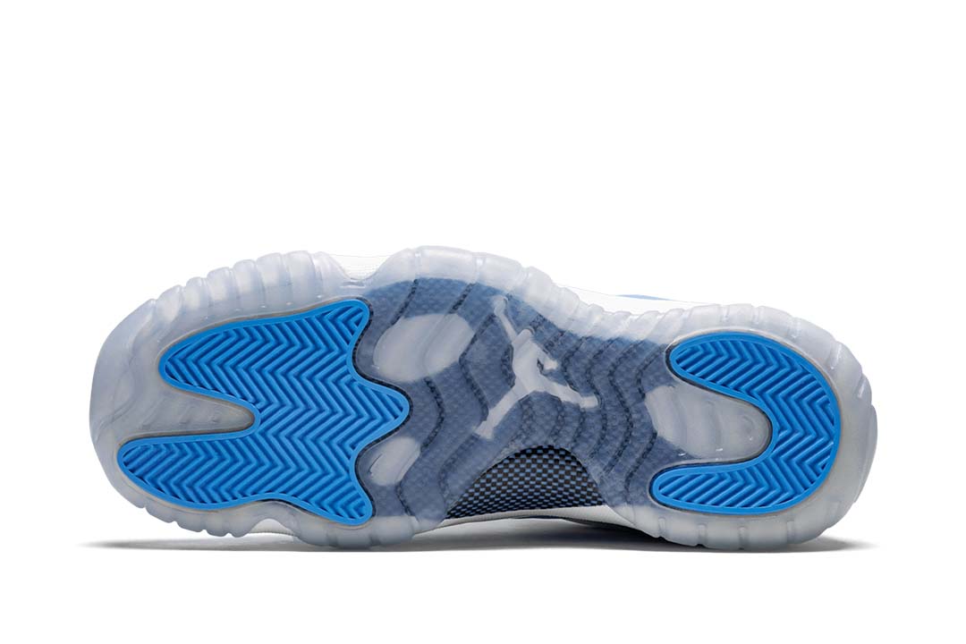 Jordan-11-Retro-Low-University-Blue-5.jpg