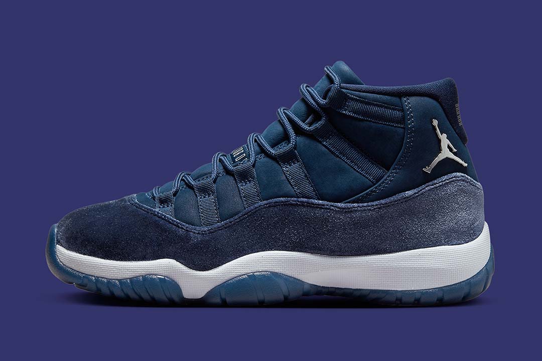 Jordan-11-Retro-Midnight-Navy-AR0715-441-3.jpg