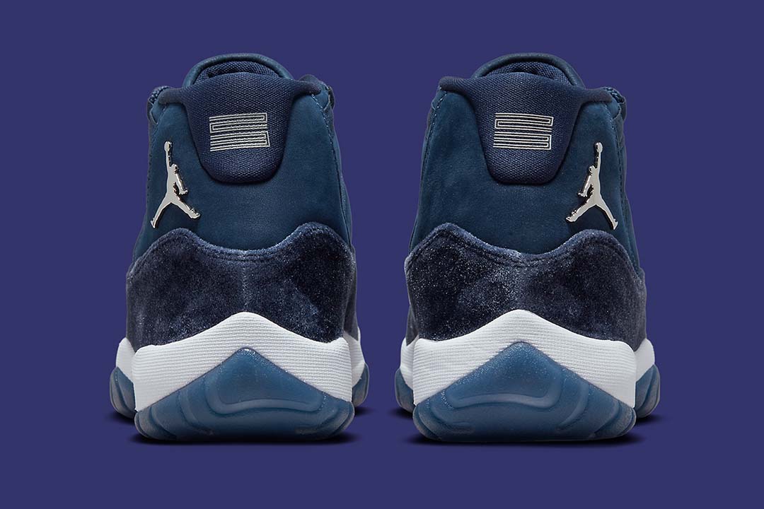 Jordan-11-Retro-Midnight-Navy-AR0715-441-4.jpg