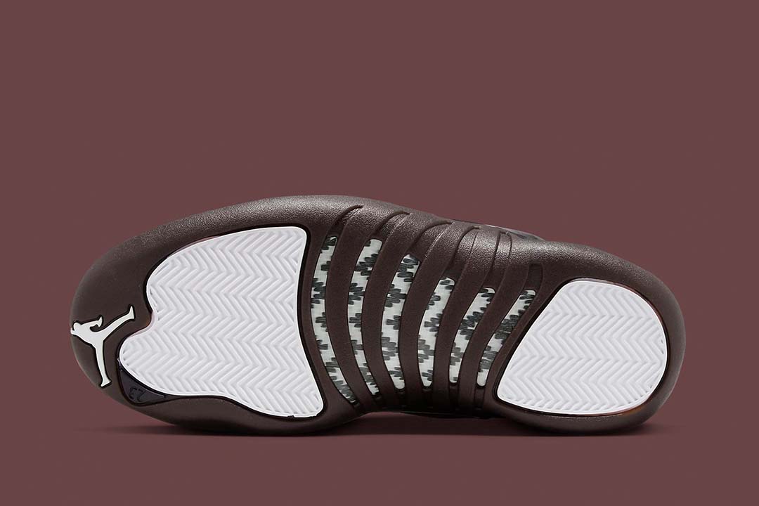Jordan-12-Retro-SP-A-Ma-Maniere-Black-W-5.jpg