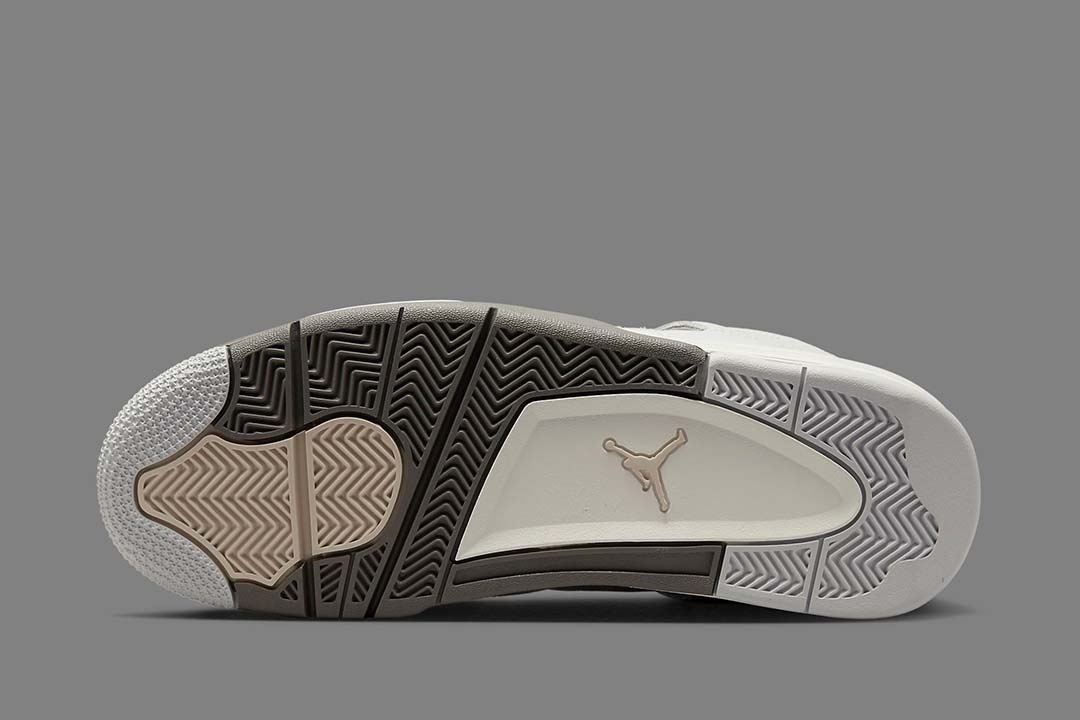 Jordan-4-Retro-SE-Craft-Photon-Dust-5.jpg